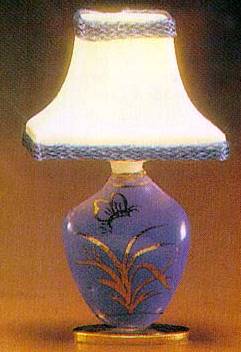 mh916bluebutterflytablelamp.jpg (15062 bytes)
