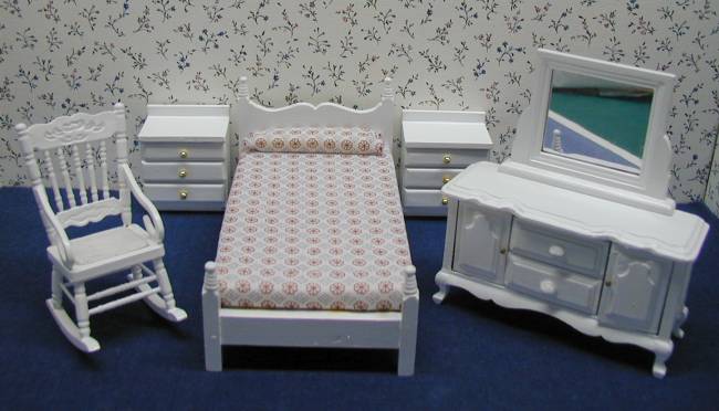 tlf028whitebedroom.jpg (37857 bytes)