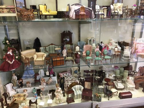 dollhouse miniatures store near me
