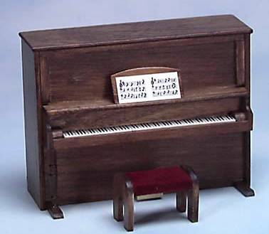 cla02754piano.jpg (15356 bytes)